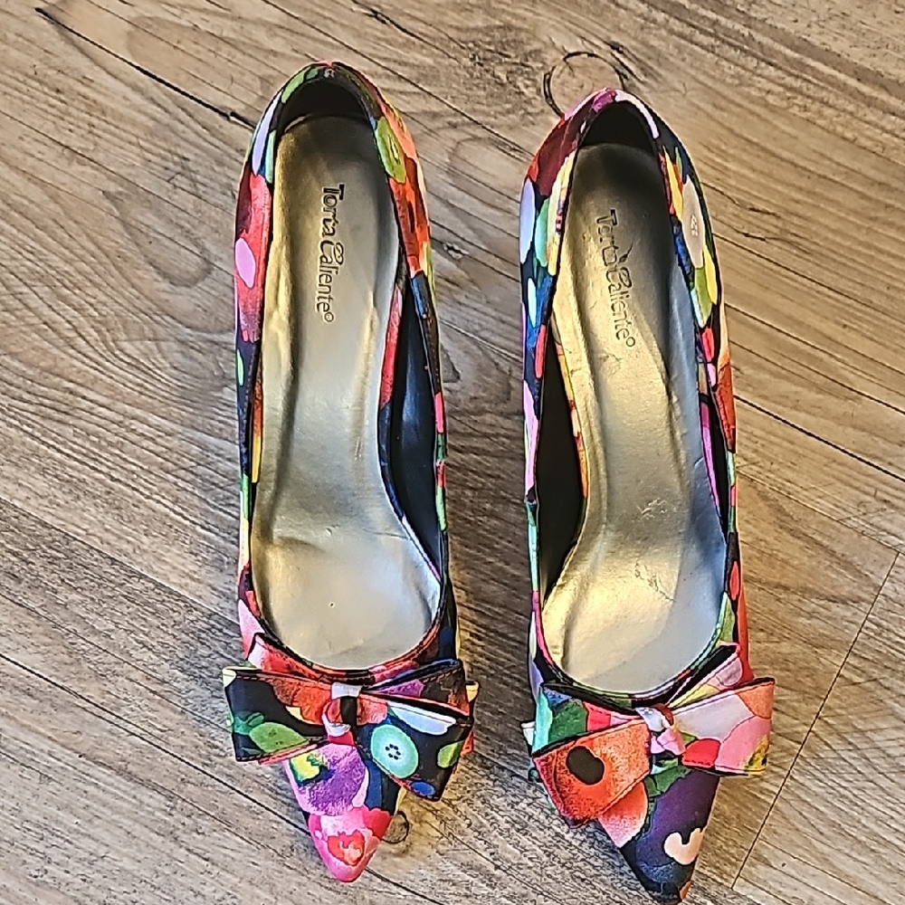 Bright Floral Pointed-Toe Heels with bows